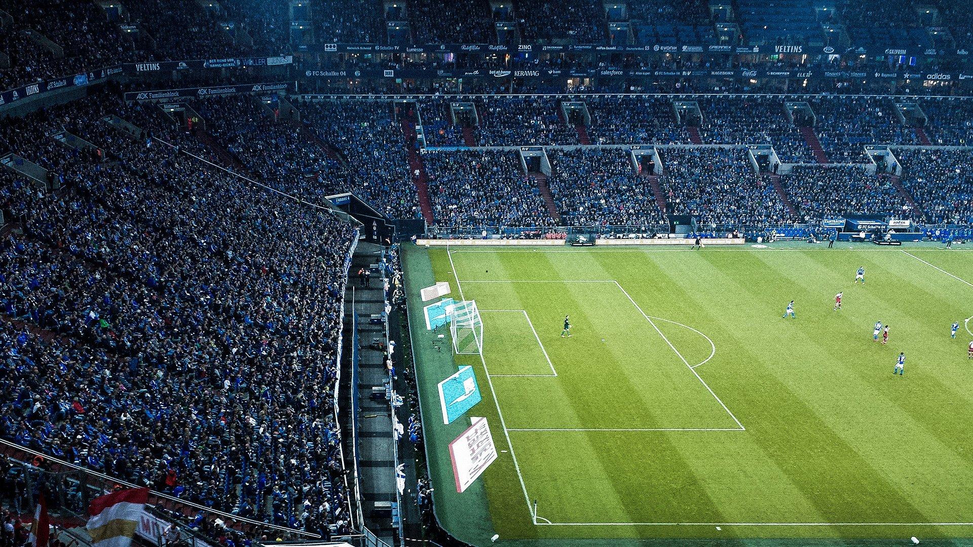 英雄联盟全球总决赛，巅峰对决引爆电竞热潮